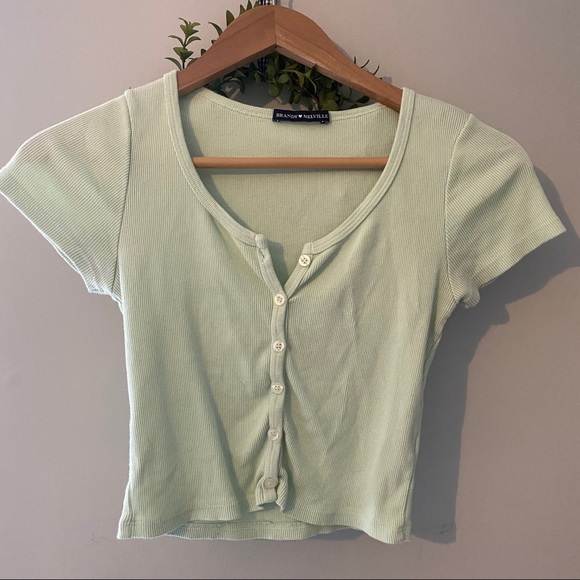 Brandy Melville Tops - brandy green zelly